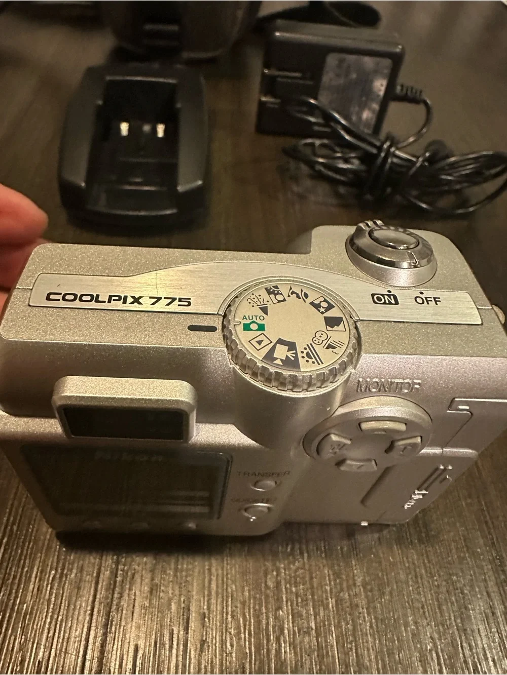 Nikon Coolpix 775 Digicam Starter Kit TESTED & WORKING New Battery ,8MB CF Card